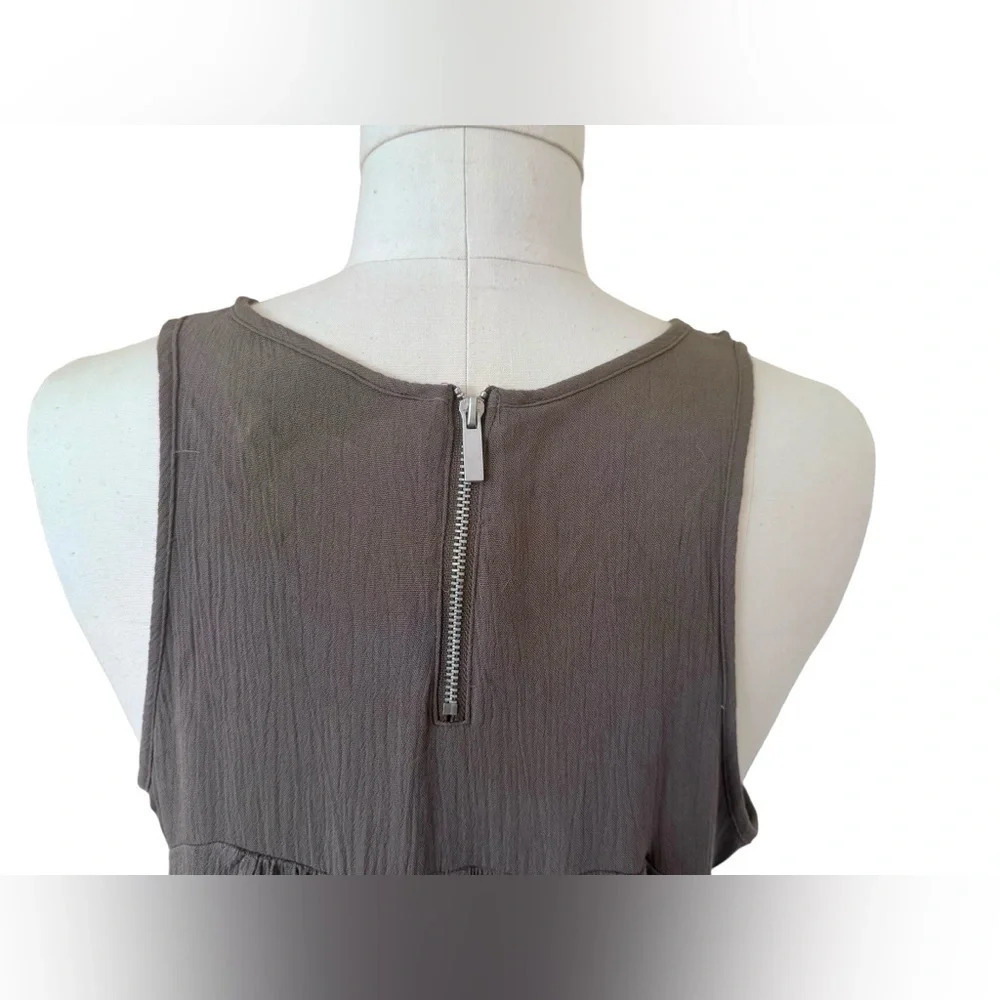 Mossimo - Geometric Mesh Front Swingy Tank in hi-low cut - sleeveless blouse - Picture 4 of 10